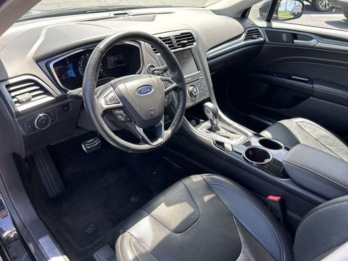 Used 2013 Ford Fusion Titanium w/ Titanium Driver Assist Pkg FWD image 19
