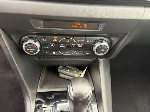 Used 2014 MAZDA MAZDA3 i Touring w/ Technology Package FWD image 24