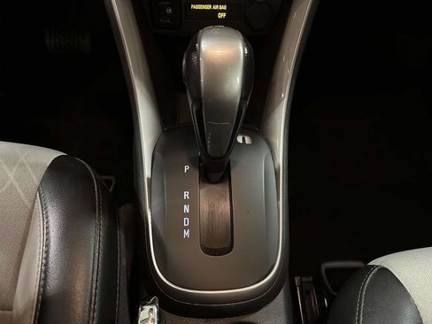 Used 2021 Chevrolet Trax LT AWD/4WD image 26