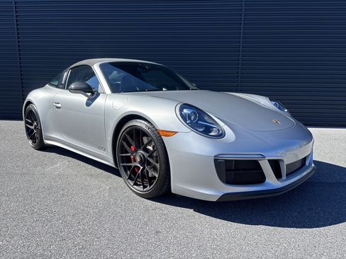 Certified 2019 Porsche 911 image 9