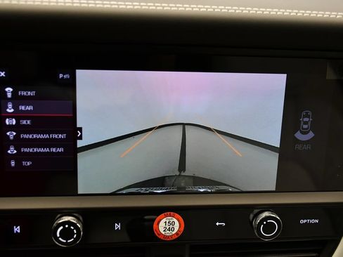 Certified 2026 Porsche Macan Turbo AWD/4WD image 32