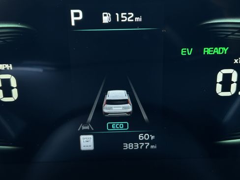 Certified 2023 Kia Niro EX image 30