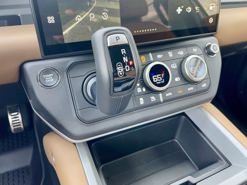 New 2026 Land Rover Defender 110 X AWD/4WD image 20