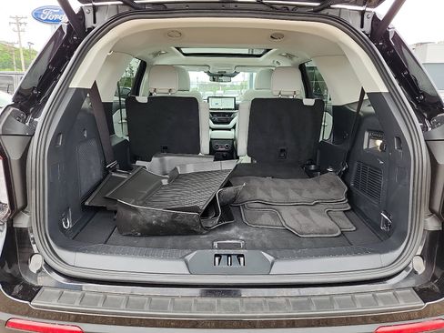 Used 2025 Ford Explorer Platinum w/ LUX Leather Package AWD/4WD image 30