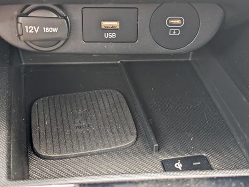 Used 2024 Hyundai Elantra Limited FWD image 20