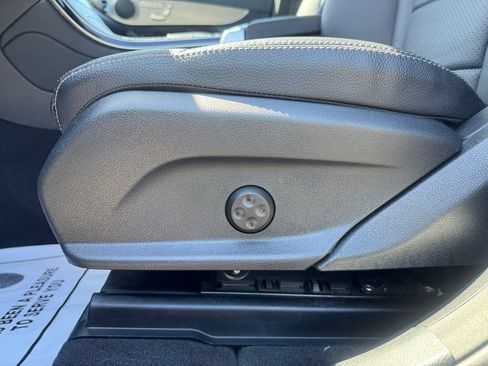 Used 2022 Mercedes-Benz GLC 300 4MATIC image 20
