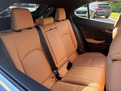 Used 2024 Lexus UX 250h FWD w/ Premium Package image 9