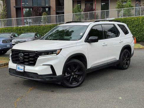 Used 2025 Honda Pilot Black Edition image 1
