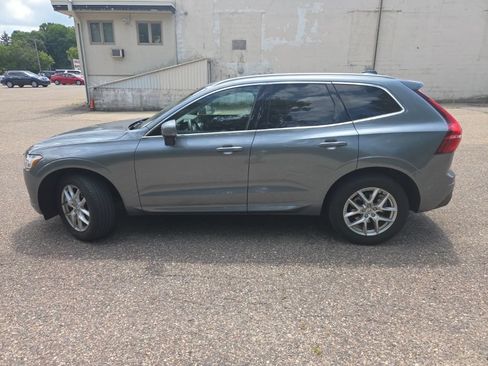 Used 2020 Volvo XC60 T5 Momentum w/ Protection Package AWD/4WD image 3