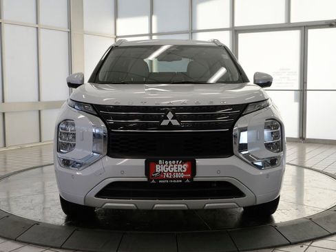 Used 2022 Mitsubishi Outlander SEL image 3