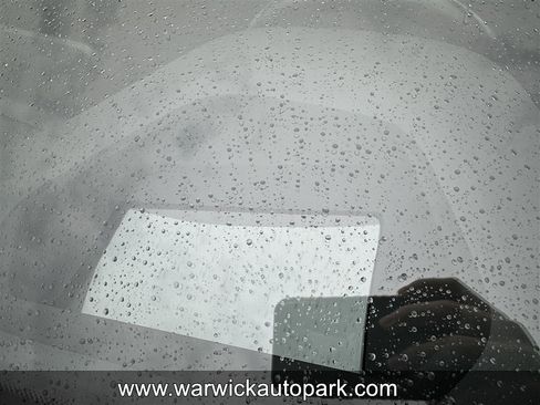 Used 2022 BMW 530i xDrive w/ Premium Package image 3