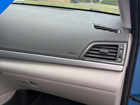 Used 2018 Hyundai Elantra SEL FWD image 31