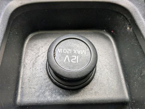 Used 2018 Volvo XC90 T6 Momentum image 32