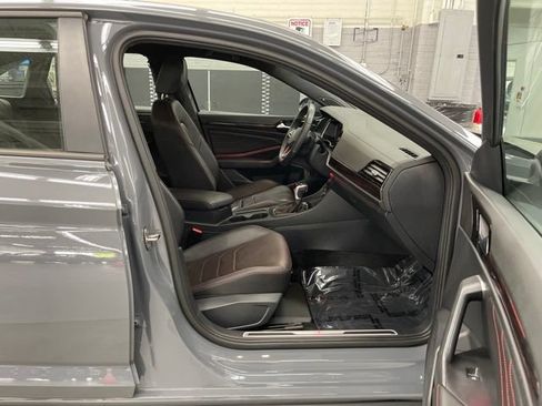 Used 2024 Volkswagen Jetta GLI Autobahn FWD image 11