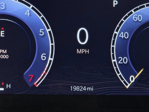 Used 2025 Jeep Grand Cherokee Altitude AWD/4WD image 14