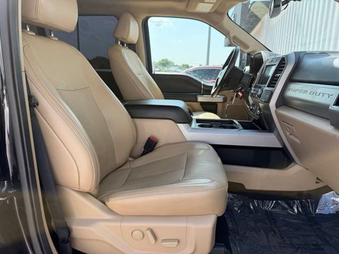 Used 2021 Ford F250 Lariat w/ FX4 Off-Road Package AWD/4WD image 24