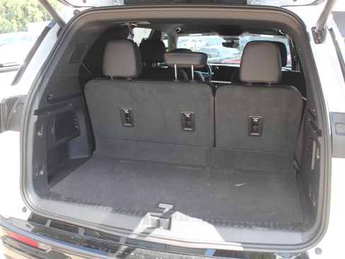 Certified 2025 Chevrolet Traverse High Country w/ LPO, Floor Liner Package AWD/4WD image 33