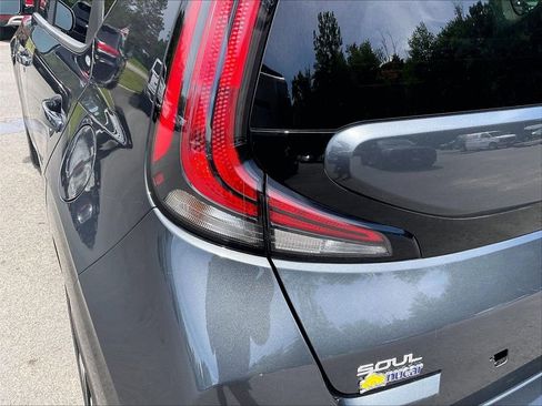 Used 2023 Kia Soul GT-Line FWD image 31