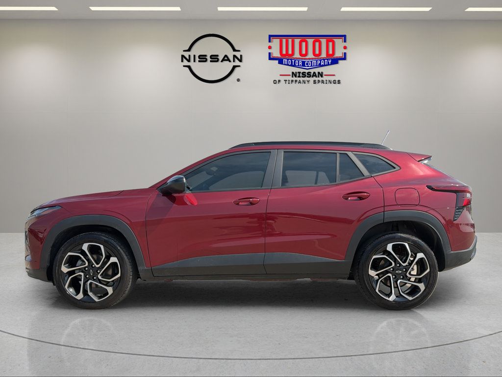 Used 2025 Chevrolet Trax RS w/ Sunroof Package FWD image 5