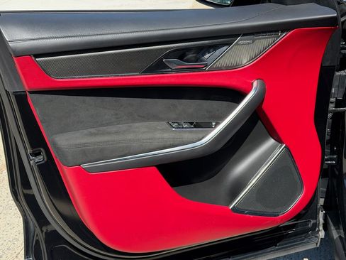 Used 2021 Jaguar F-PACE SVR image 10