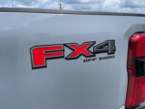 New 2025 Ford F250 Lariat w/ Lariat Ultimate Package AWD/4WD image 11