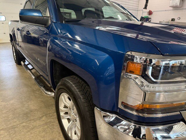 Used 2017 Chevrolet Silverado 1500 LT w/ All Star Edition AWD/4WD image 3