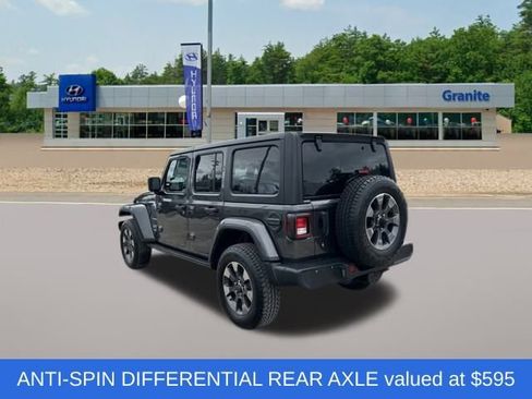 Used 2018 Jeep Wrangler Unlimited Sahara w/ Cold Weather Group image 10