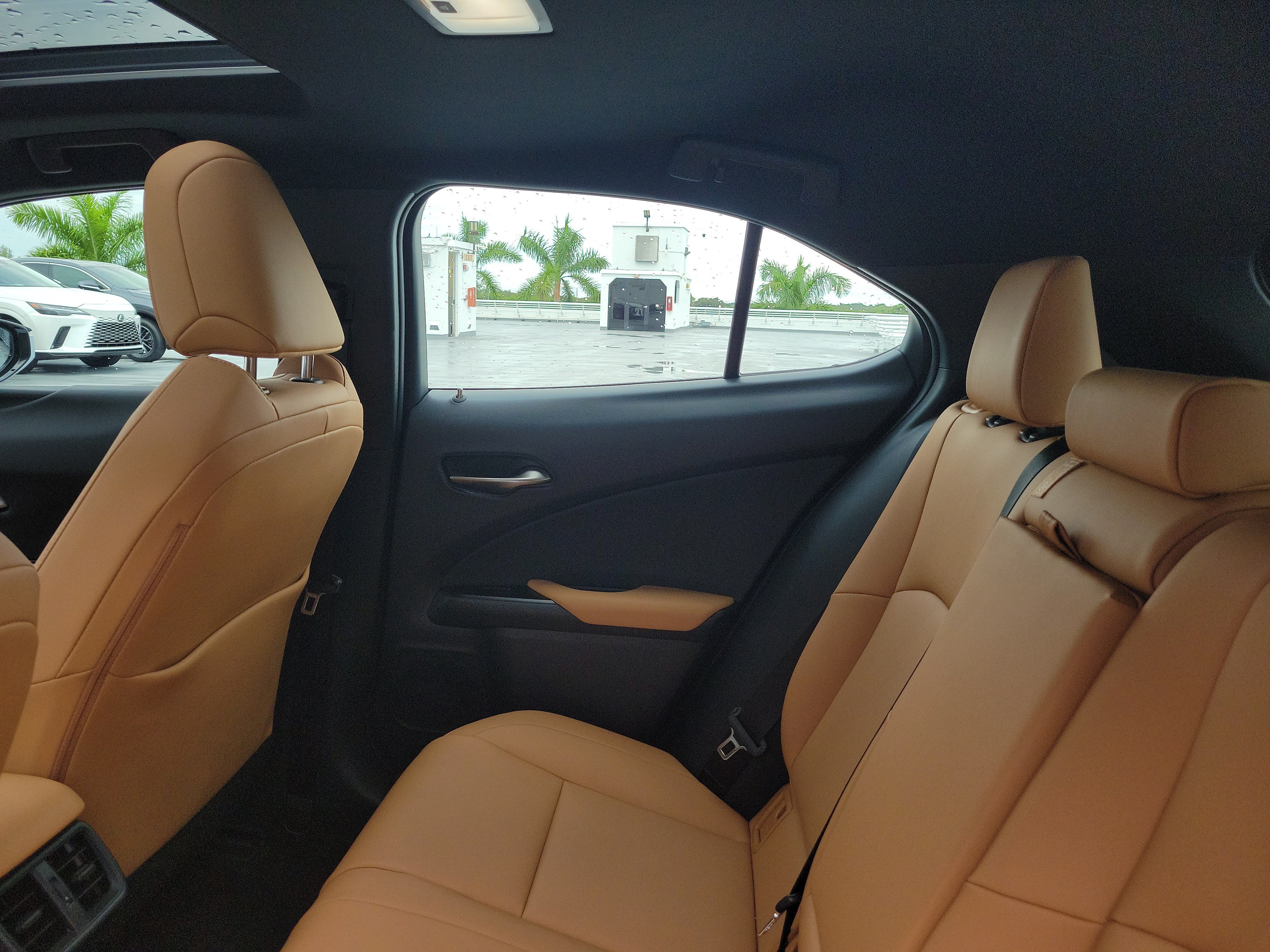 Used 2024 Lexus UX 250h FWD w/ Premium Package image 13