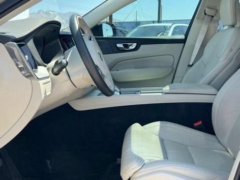 Used 2025 Volvo XC60 T8 Ultra AWD/4WD image 26