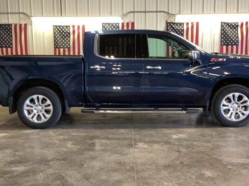 Used 2023 Chevrolet Silverado 1500 LTZ AWD/4WD image 16