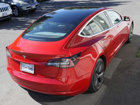 Used 2018 Tesla Model 3 Mid Range RWD image 12