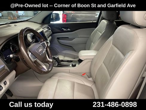 Used 2019 GMC Acadia SLT AWD/4WD image 14