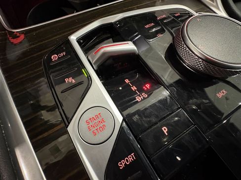 Used 2024 BMW X6 xDrive40i image 28