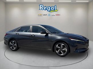 Used 2022 Hyundai Elantra SEL w/ Convenience + Premium Package FWD video 1