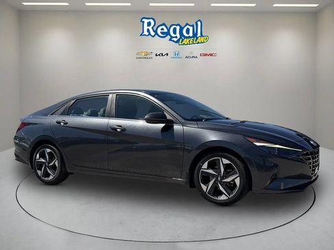 Used 2022 Hyundai Elantra SEL w/ Convenience + Premium Package FWD image 1