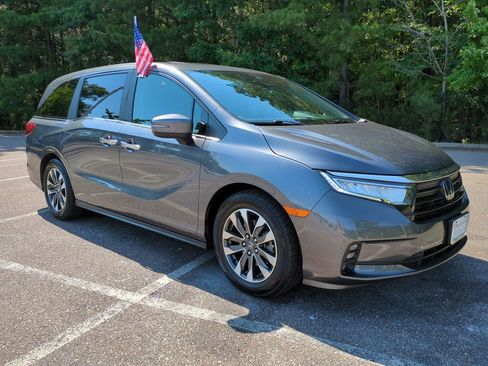 Used 2023 Honda Odyssey EX-L image 2