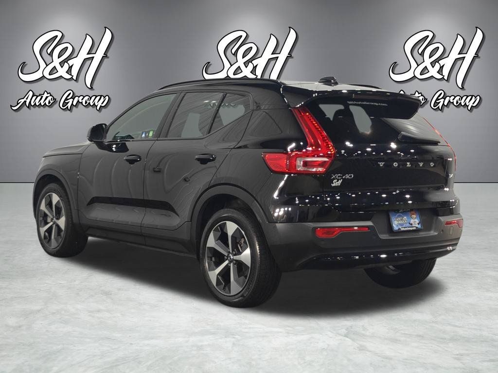 Used 2023 Volvo XC40 B4 Ultimate FWD image 21