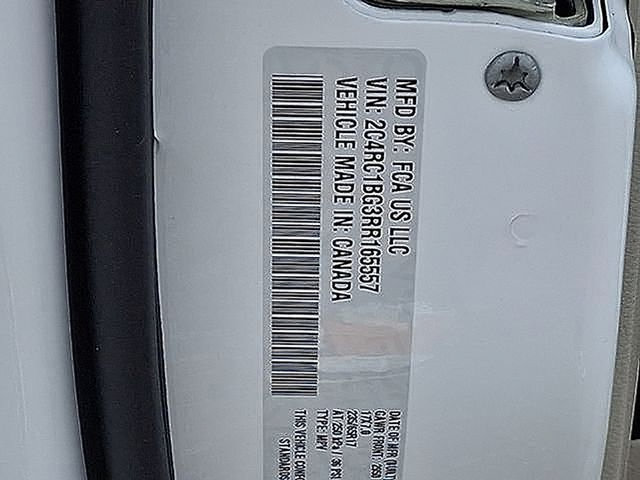 Used 2024 Chrysler Pacifica Touring-L FWD image 29