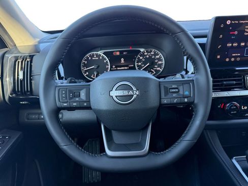 New 2026 Nissan Pathfinder SV image 12