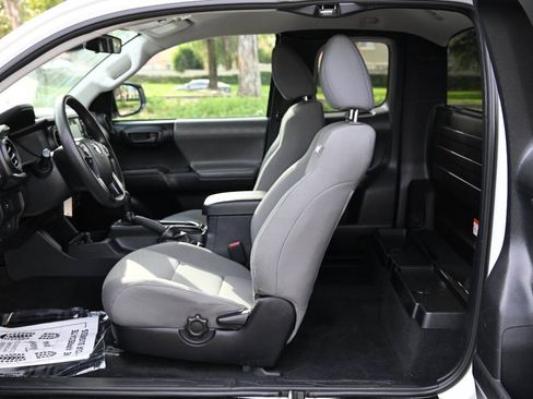 Used 2020 Toyota Tacoma SR RWD image 9