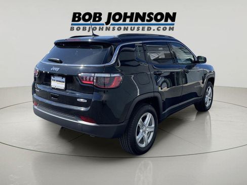Used 2023 Jeep Compass Latitude w/ Convenience Group AWD/4WD image 3