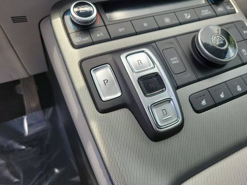 Used 2024 Hyundai Palisade SEL Premium w/ Premium Package FWD image 32