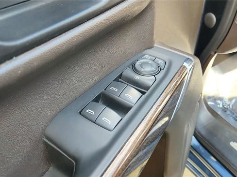 Used 2021 Chevrolet Silverado 1500 LT image 25