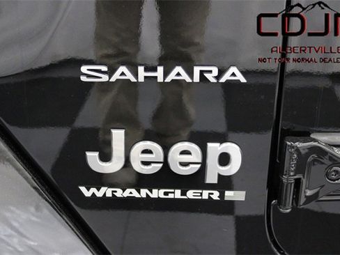 Used 2024 Jeep Wrangler Sahara w/ Technology Group image 42