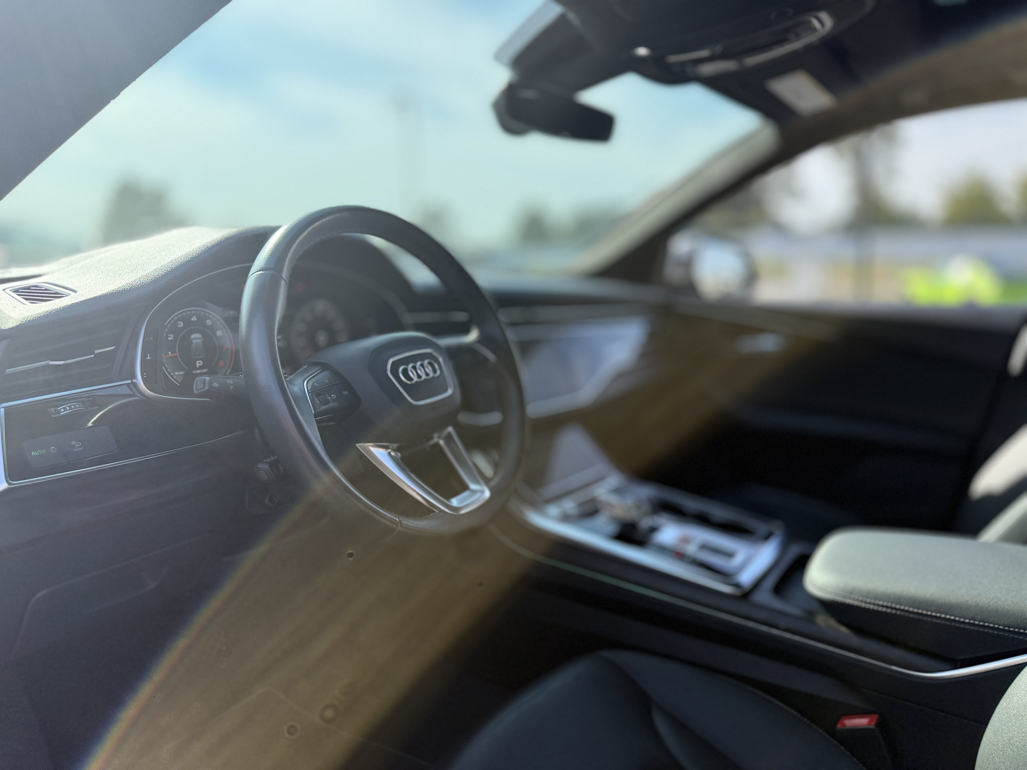 Used 2022 Audi Q8 Premium Plus AWD/4WD image 22