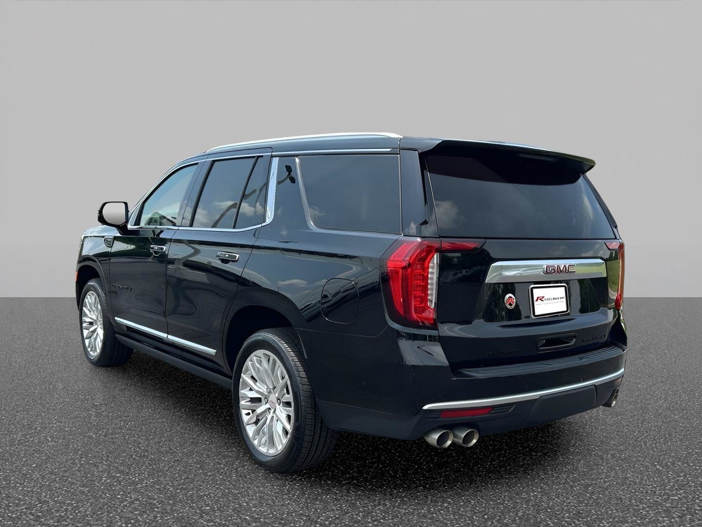 Certified 2024 GMC Yukon Denali w/ Denali Reserve Package AWD/4WD image 5