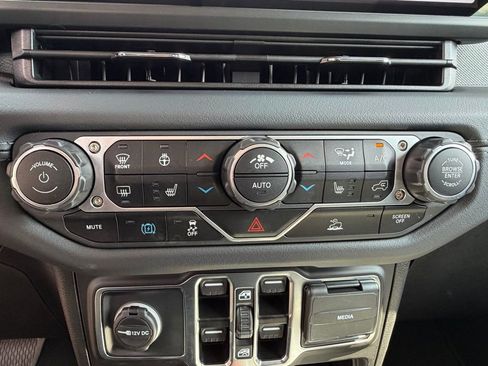 Used 2025 Jeep Wrangler Sahara 4xe image 24