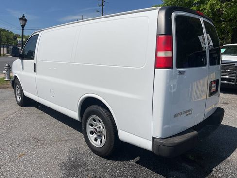 Used 2011 GMC Savana 1500 image 3