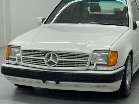 Used 1990 Mercedes-Benz 300 E 3.0 image 56