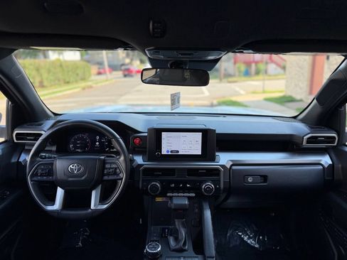 Used 2025 Toyota 4Runner TRD Off-Road AWD/4WD image 34